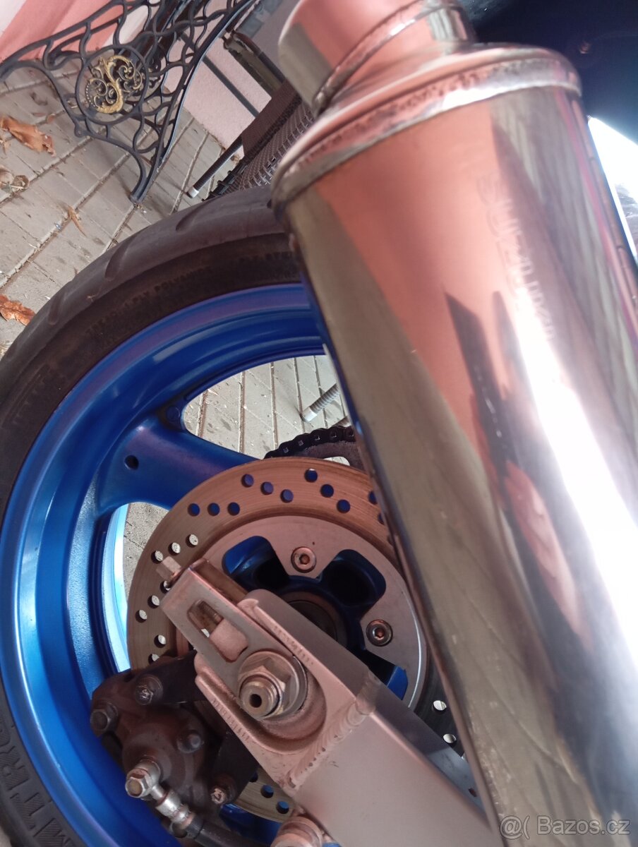 Suzuki GSX-R 1100. - 10