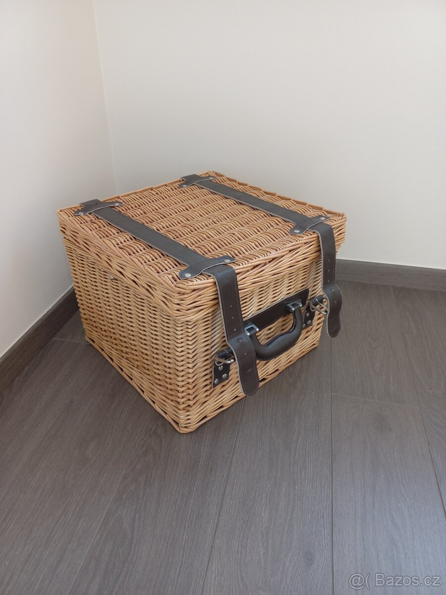 Krásný nový piknikový koš - 10