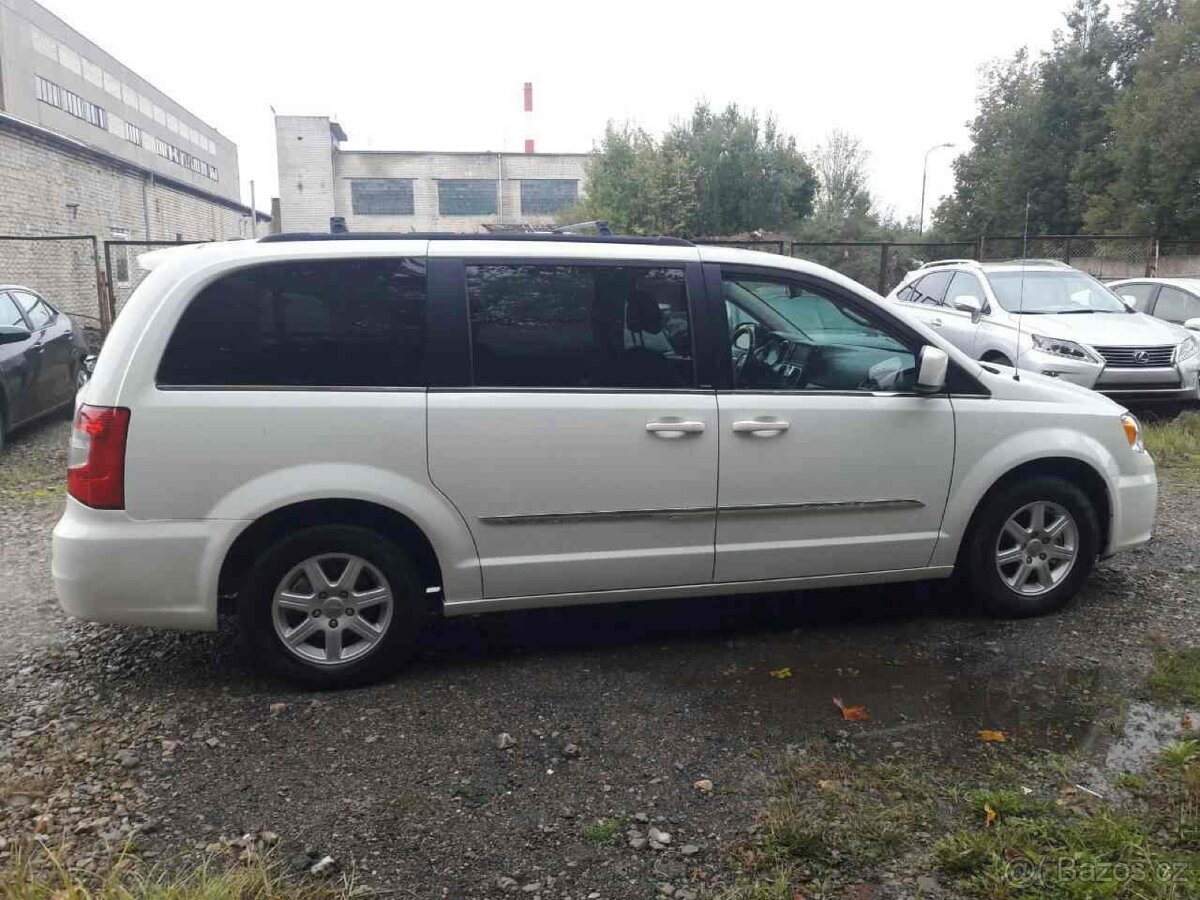 Chrysler Town and Country 3,6 pentastar - 10