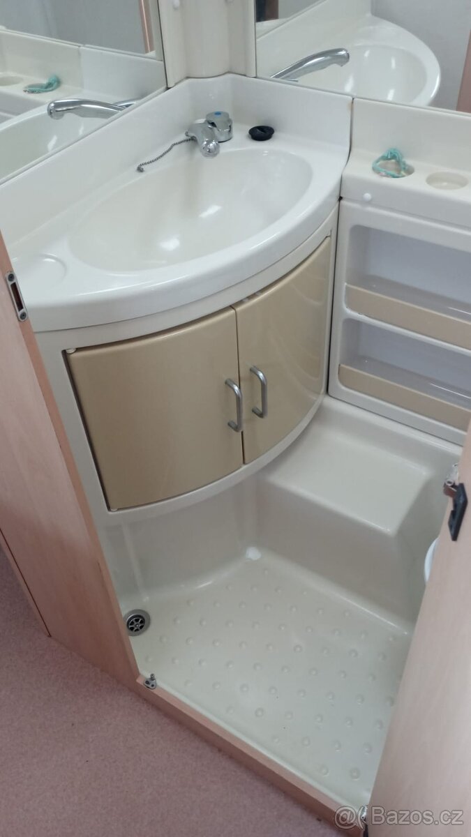 PRODÁM KARAVAN CHATEAU 1200kg - 10