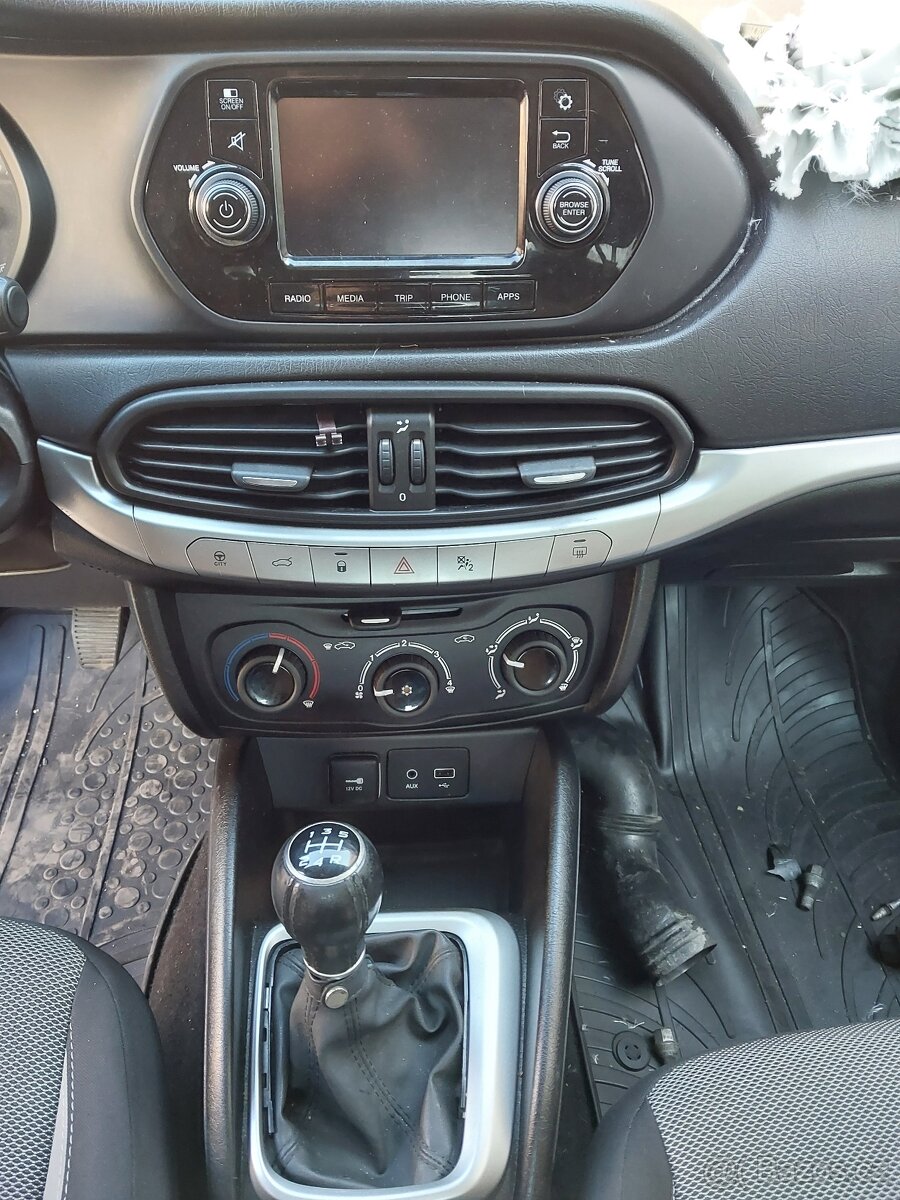Fiat Tipo 2018 1.3mj - 10