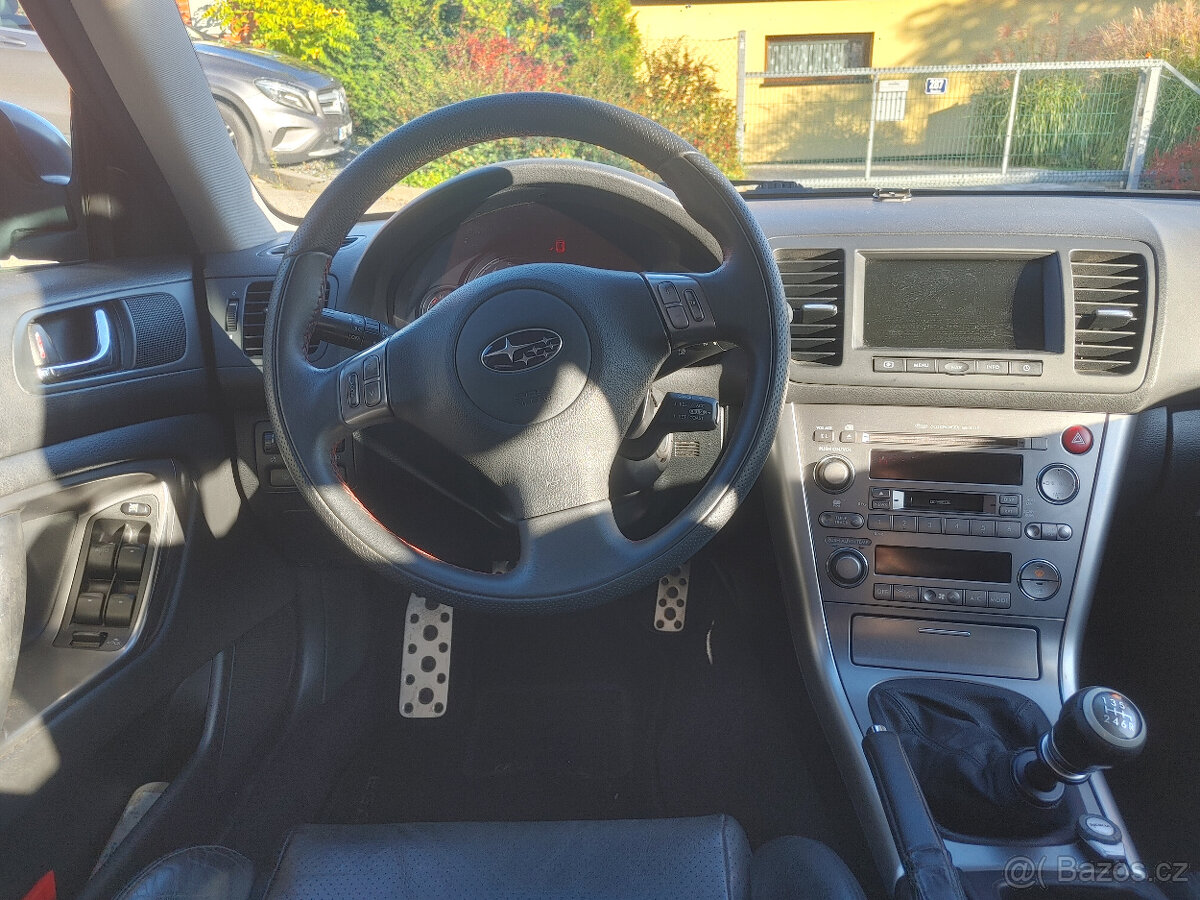 Subaru Legacy 3.0R Spec B–6MT, 180 kW – radost ze řízení - 10