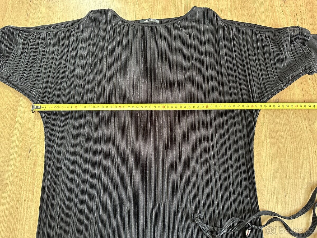 Nové černé šaty Infinite - 10