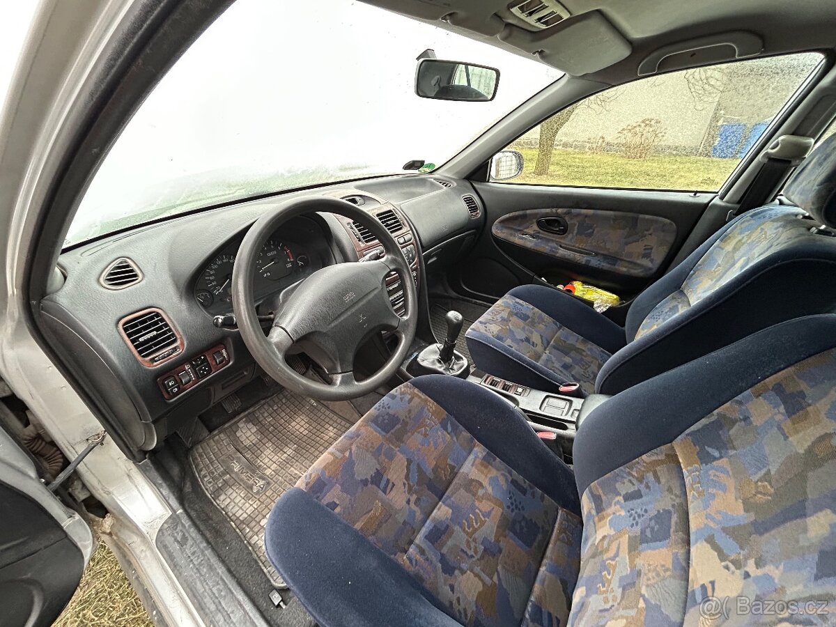 MITSUBISHI CARISMA - 10