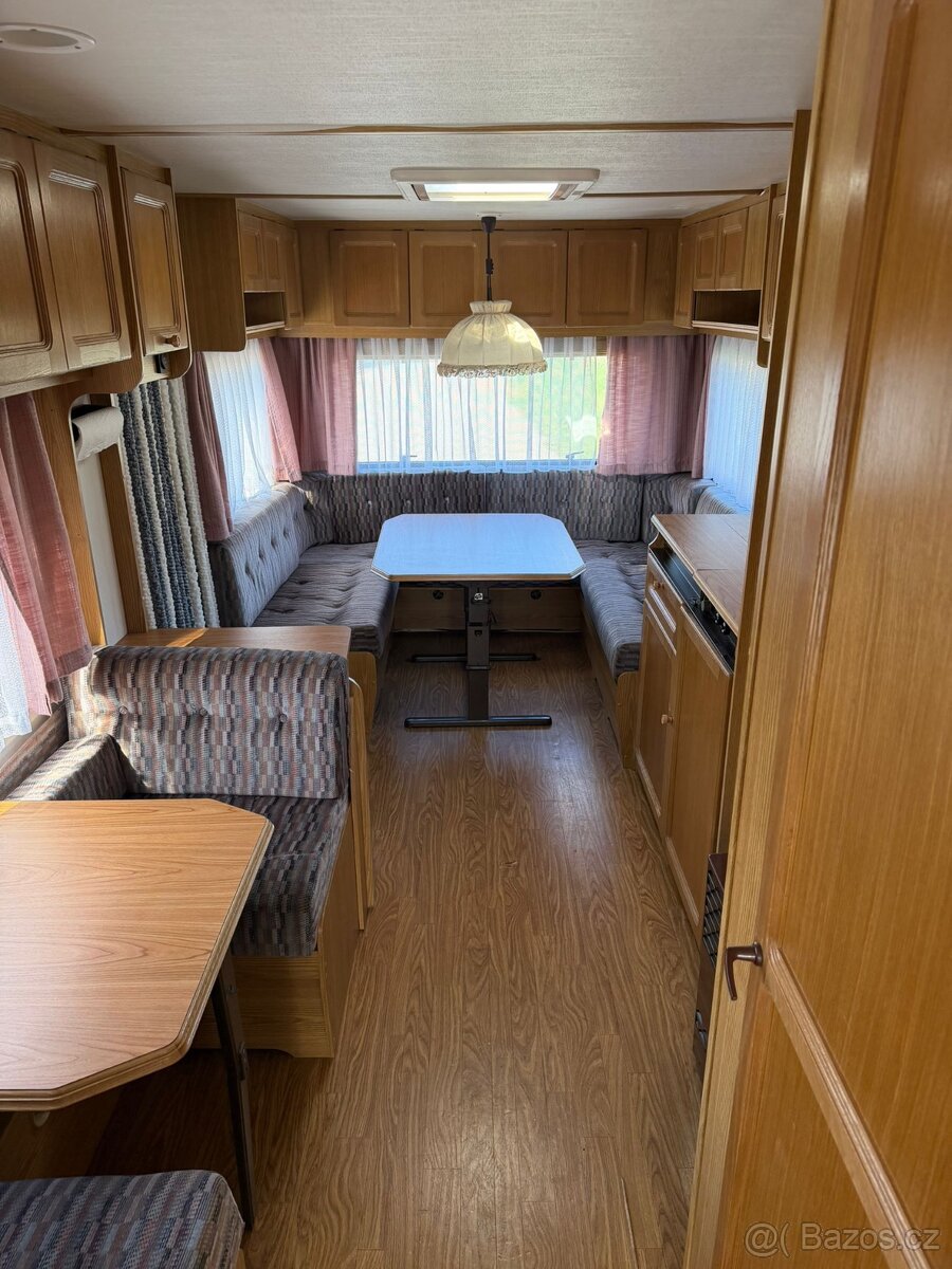 Karavan Fendt - Předstan - 10