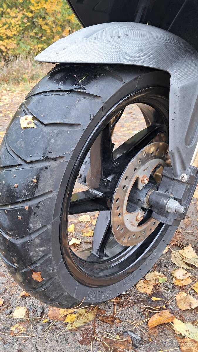 Aprilia SR 50 R 2018 - 10