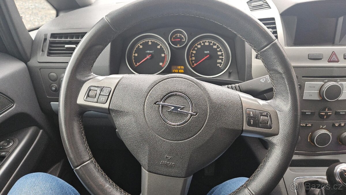 OPEL ZAFIRA 1,9 CDTI 7 Míst - 10