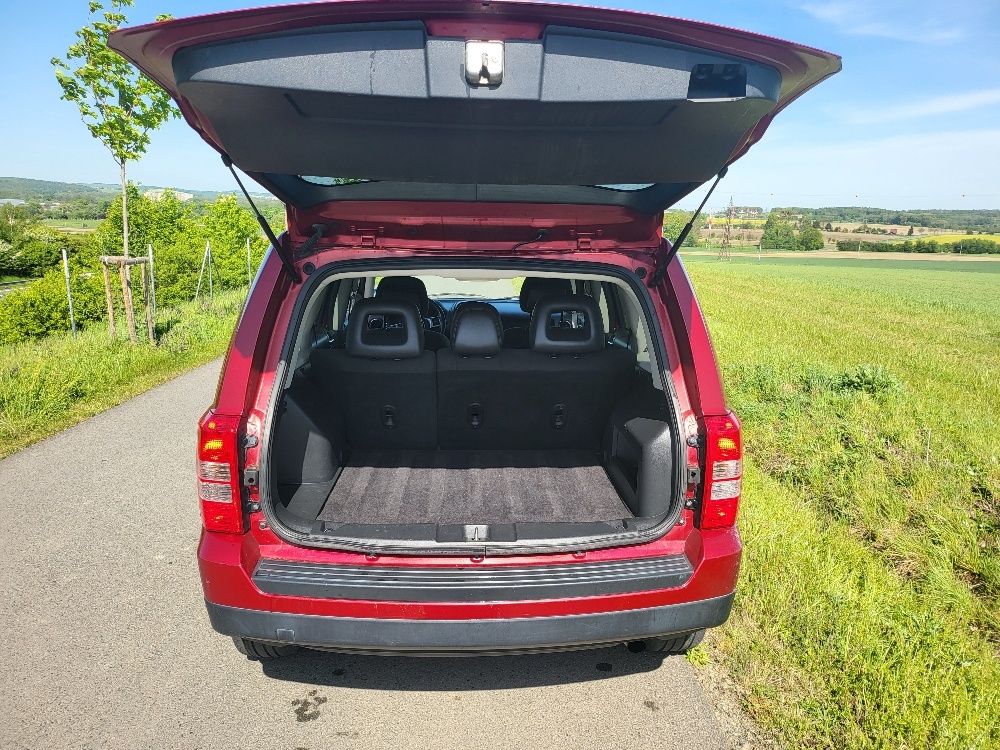 PRODAM JEEP PATRIOT - RV: 2011 - 2.2 CRDi - 4X4 TOP STAV - 10