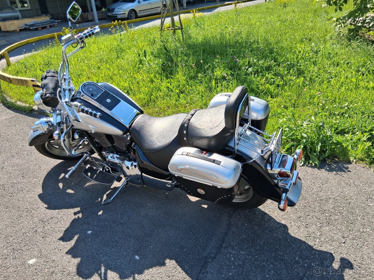 SUZUKI VL 1500 Intruder - 10