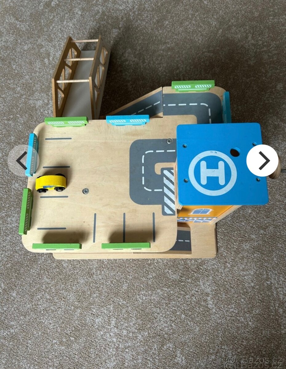 Učící věž + dřevěné parkoviště - 10