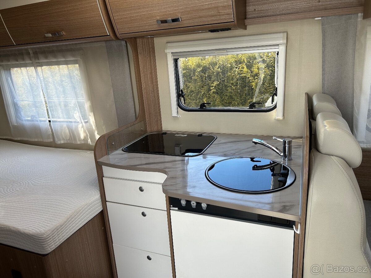 Obytné auto Carado - 10