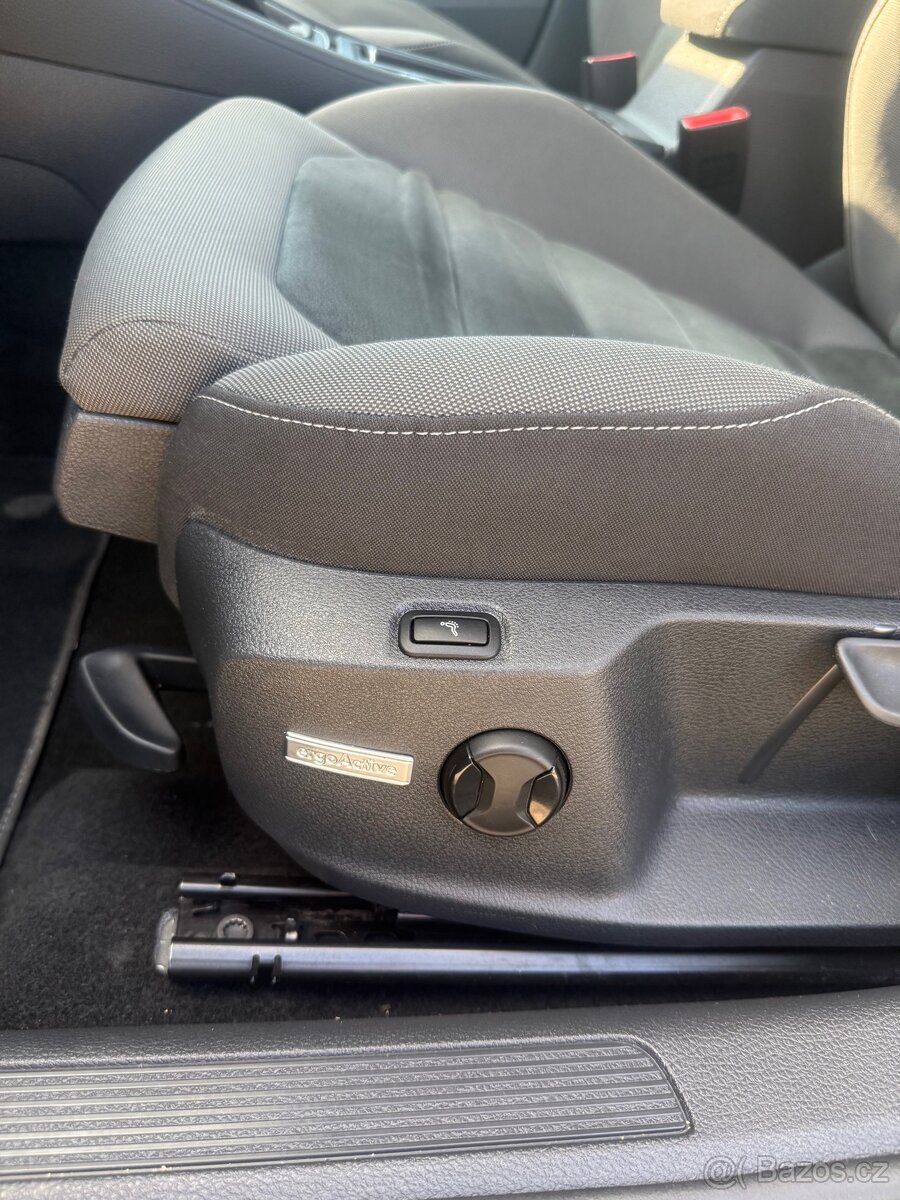 Volkswagen Golf 7 facelift, 1.6 TDI 85kw Alkanatara Panorama - 10