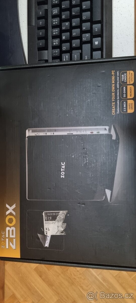 Zotac Zbox ID18 + DRŽÁK NA MONITOR + monitor BENQ 19" - 10