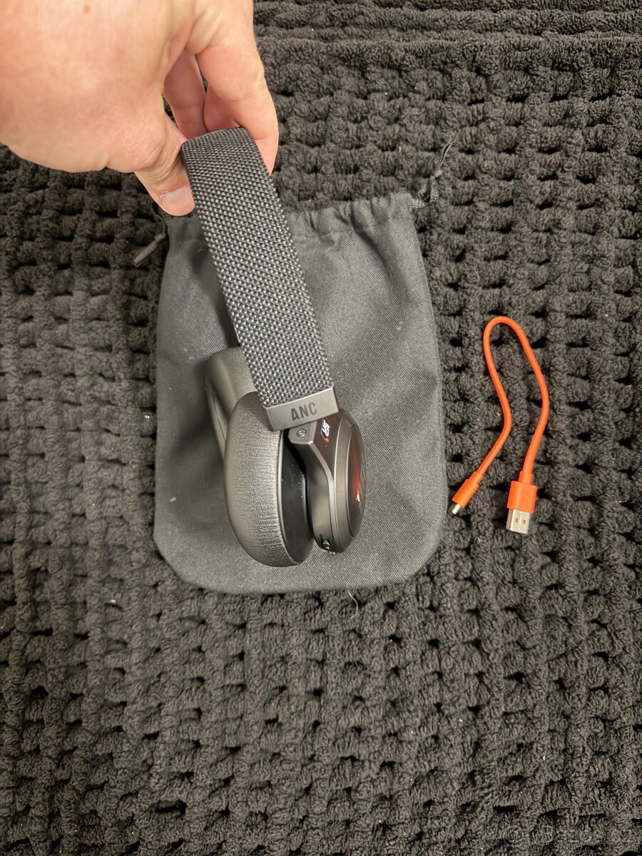 Sluchátka JBL Live 770NC - 10