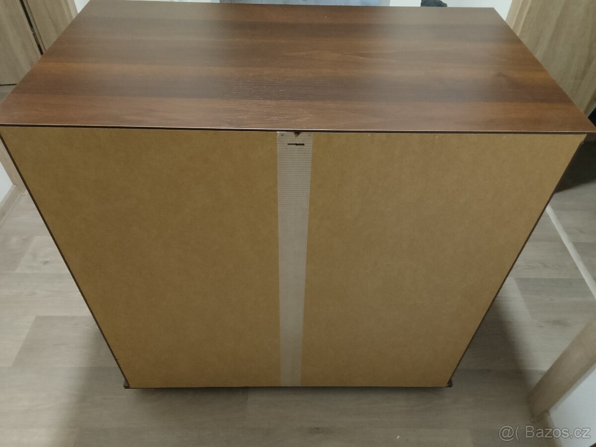 Postýlka a komoda - 10