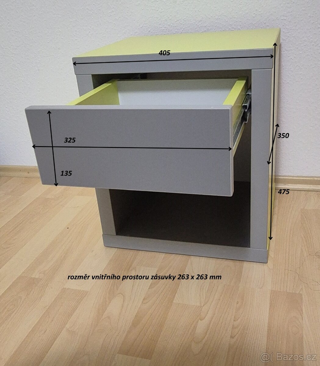 Rozkládací postel + noční stolek - 10