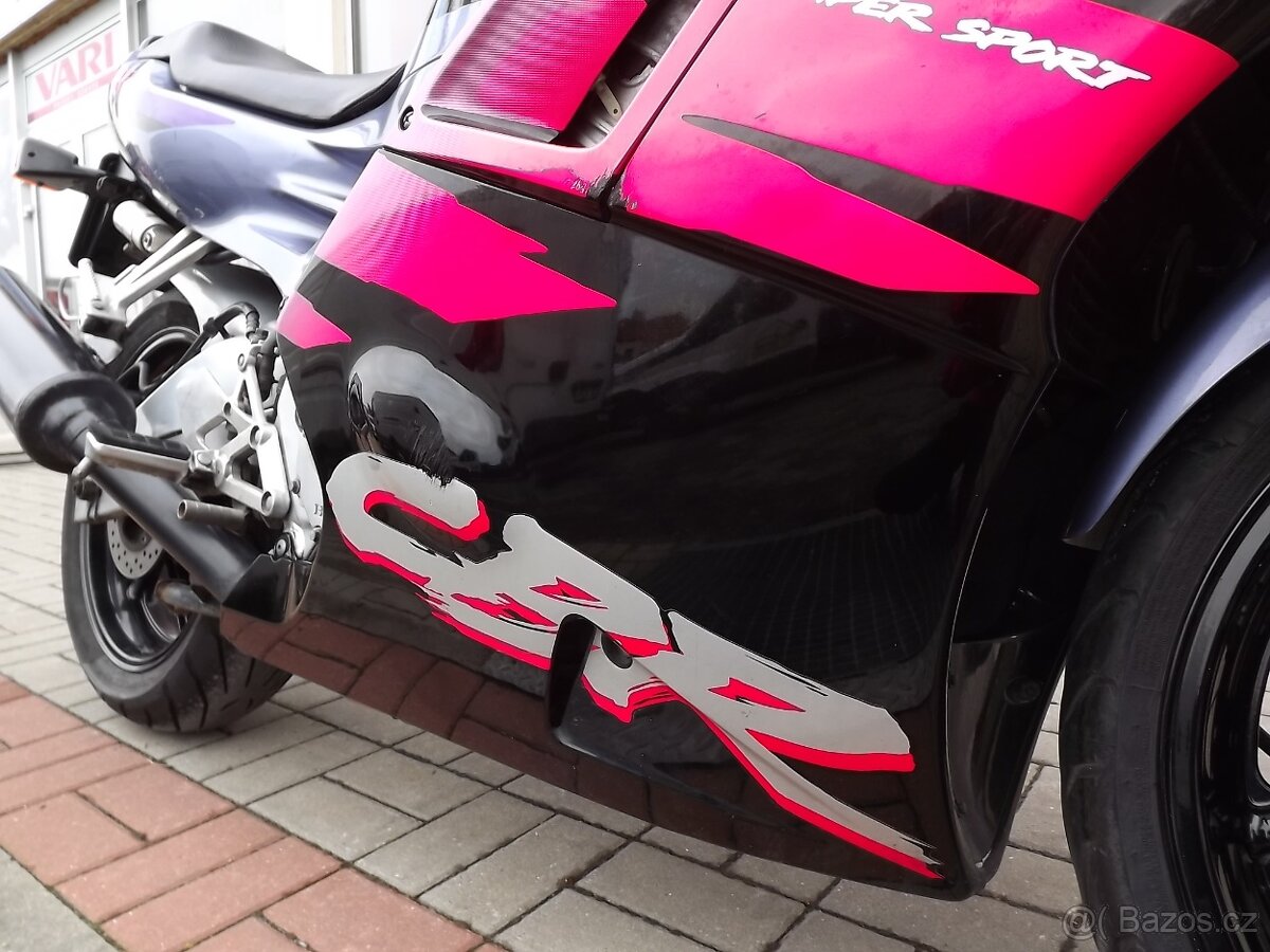 Honda CBR 600F - 10
