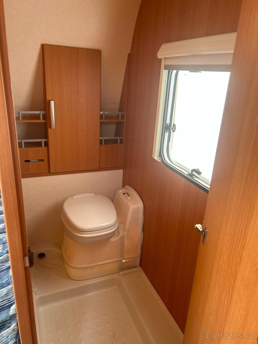 Karavan knaus sport s klimatizací a moverem - 10