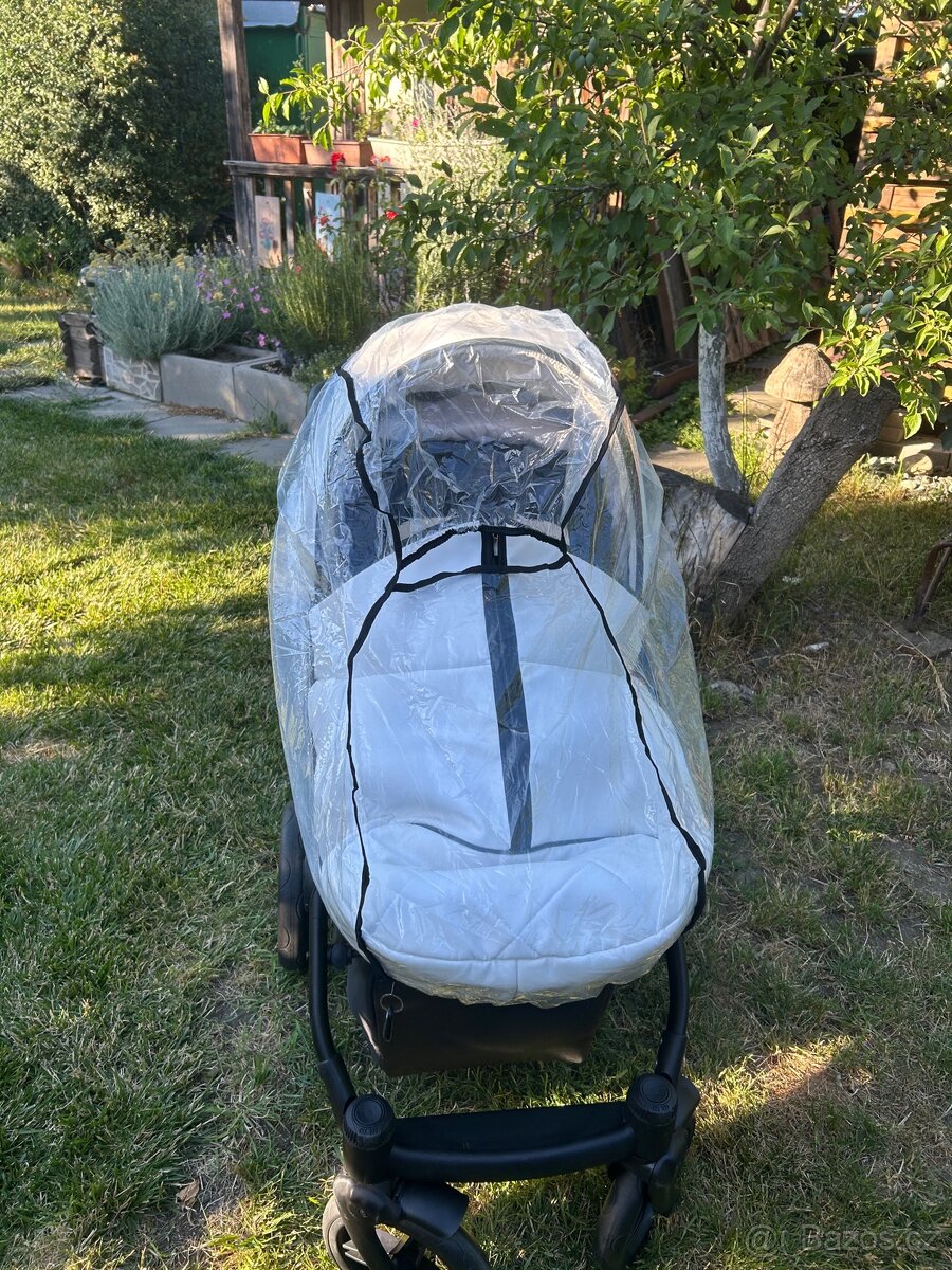 Kočárek + autosedačka s isofix základnou - 10