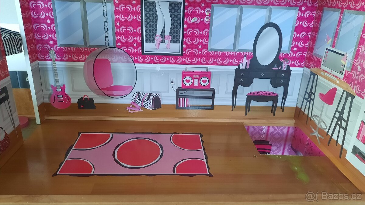 Dřevěný dům pro panenky - 10