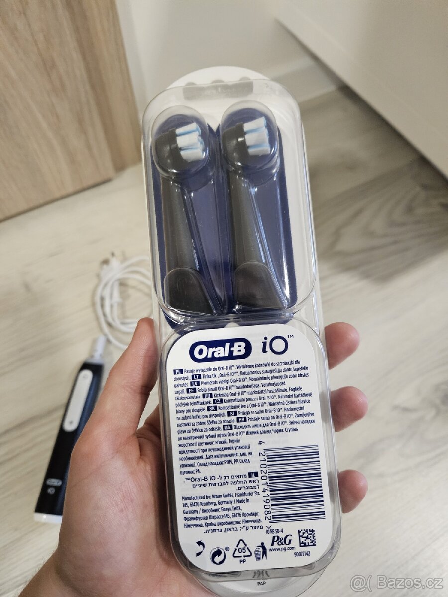 Elektricky kartacek Oral-B iO + nahradni hlavice - 10
