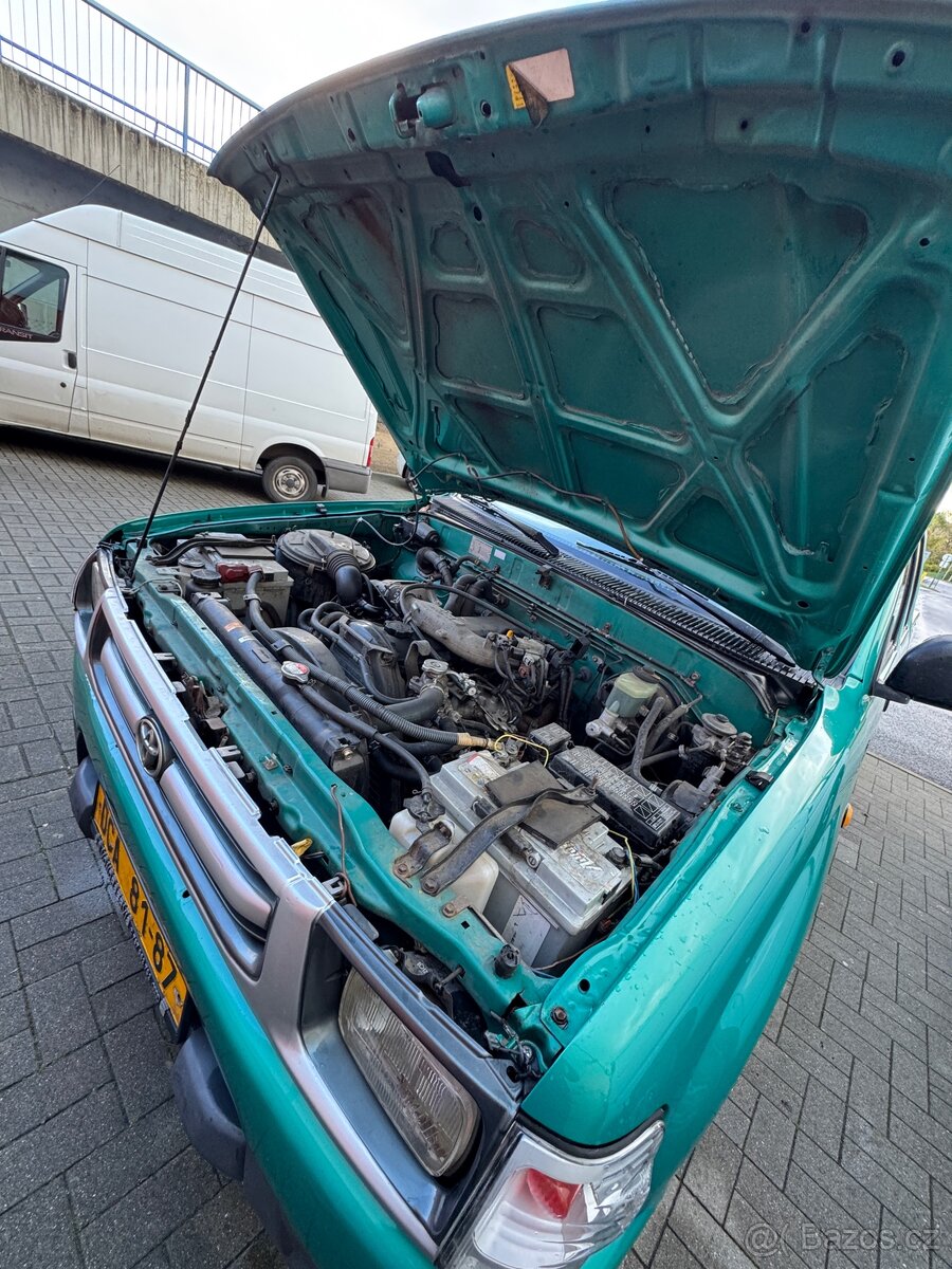 Toyota Hilux 2000 - 10