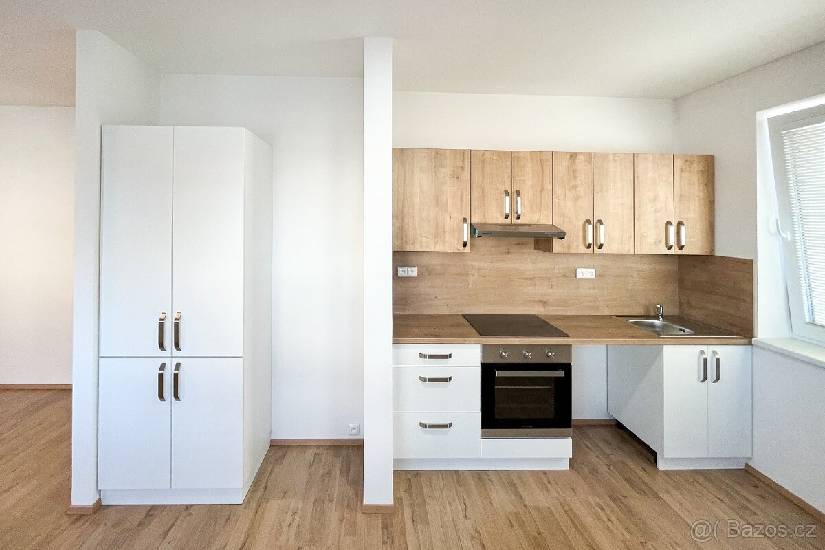 Bezbariérový byt 2+kk v novostavbě s parkovanim Velim - 10