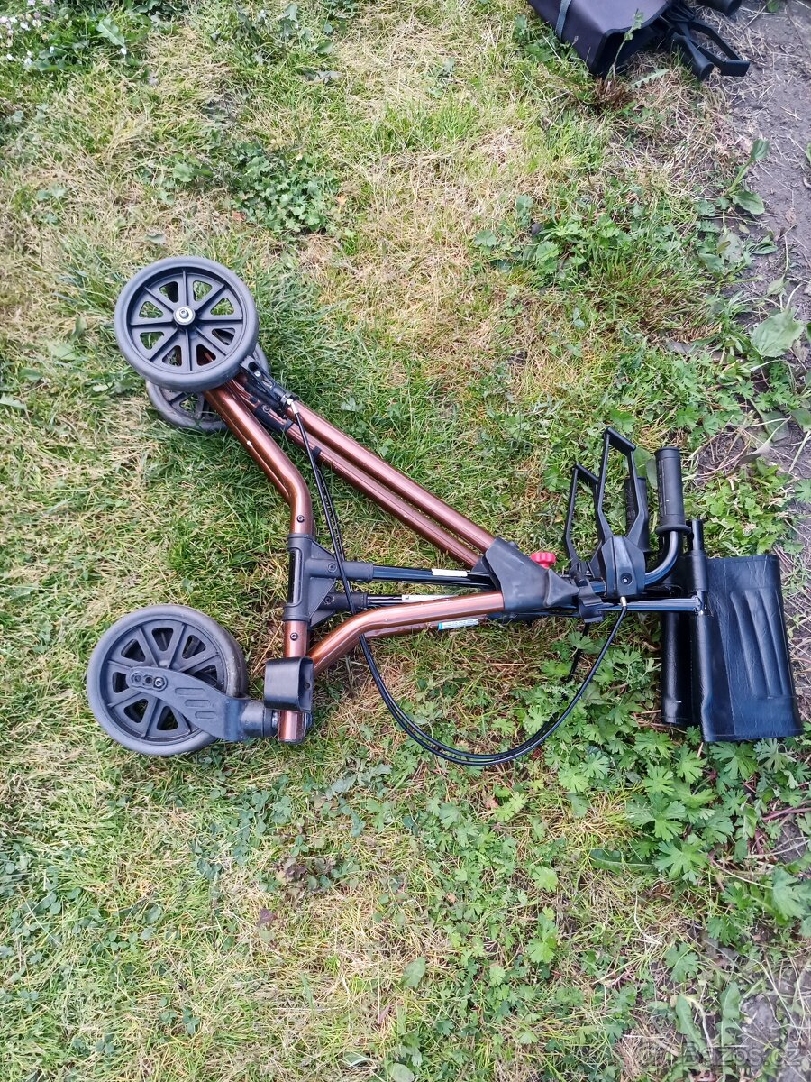 Prodám chodítko pro seniora za 800 Kč a za - 10