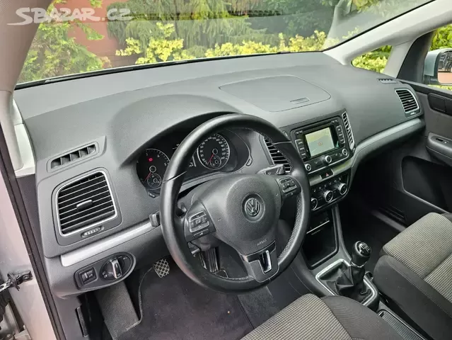 VW Sharan 2.0 TDI 103kW,4x4,Xenon,Navi,Serviska. - 10