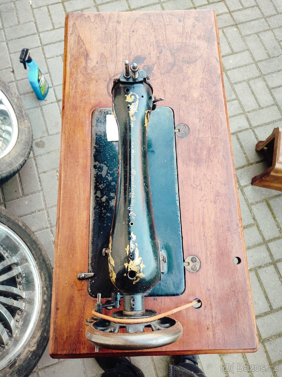 Šicí stroj Singer - 10