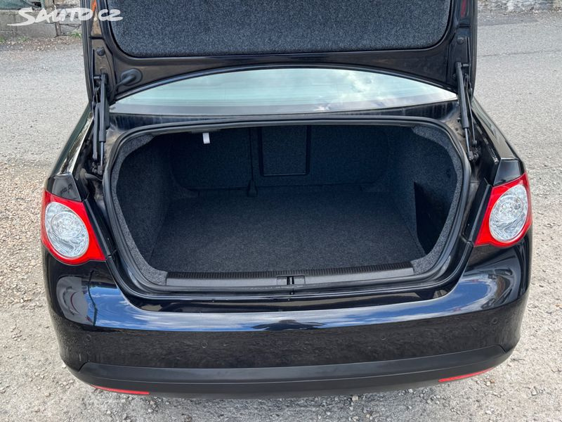 Volkswagen Jetta, 1.9TDI,1.MAJITEL,SERVIS.KN. - 10