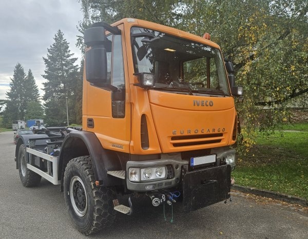 4x4 nosič kontejnerů IVECO 13.5t komunál - 10