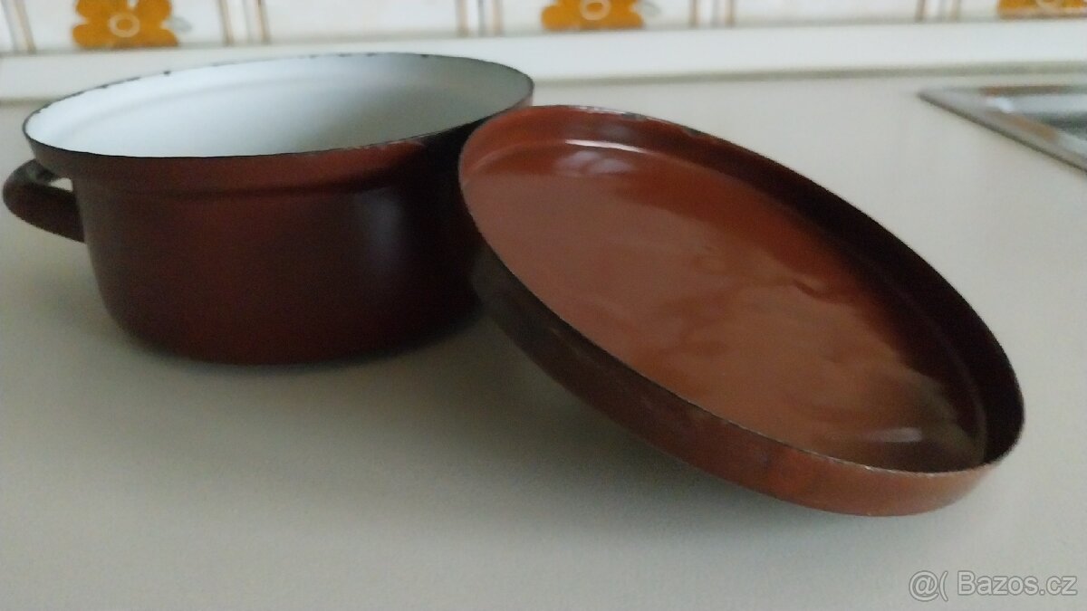 Nádobí: smaltované hrnce,hliníkové nádobí - 10