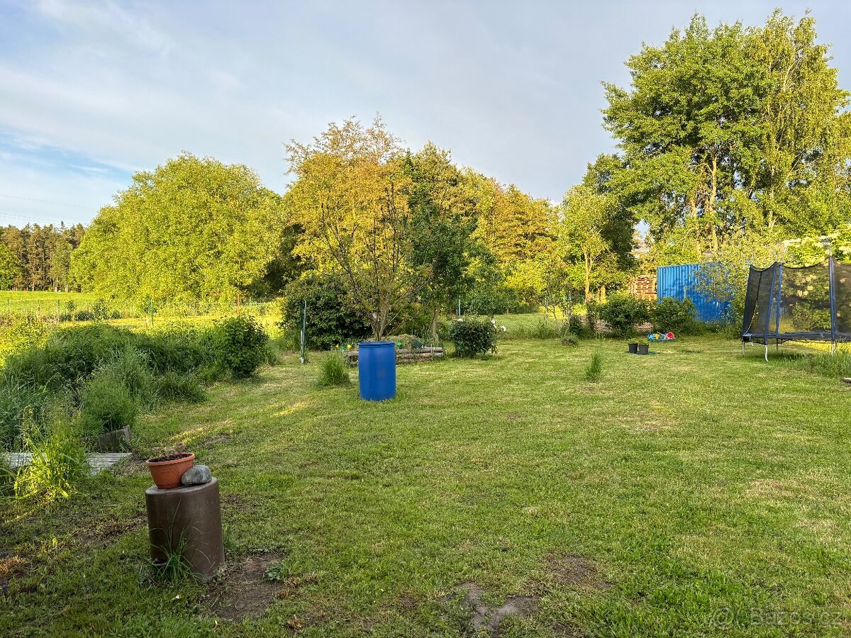 Zahrada s karavanem u Plzně - 10