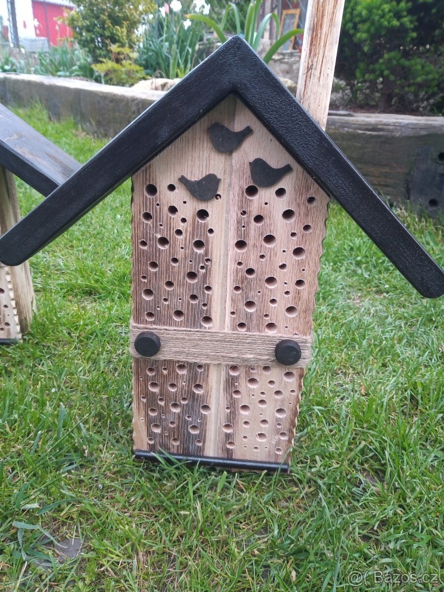 Krmítko, EKO nátěr, masivní dřevo, 100% ruční práce - 10