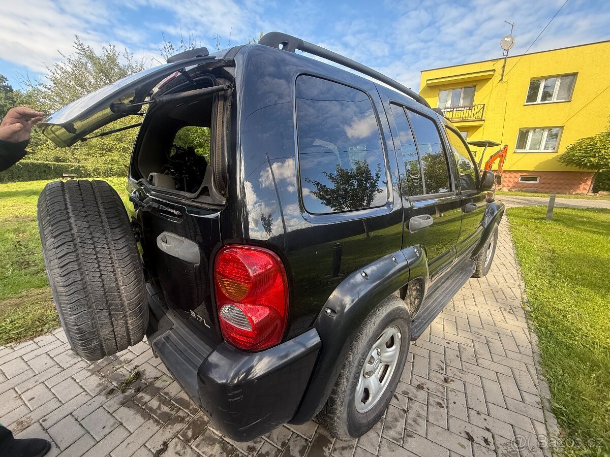 Jeep Liberty 3,8 v6 bez motoru - 10