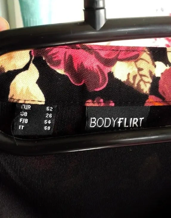 Pěkné květované šaty 52 - 10