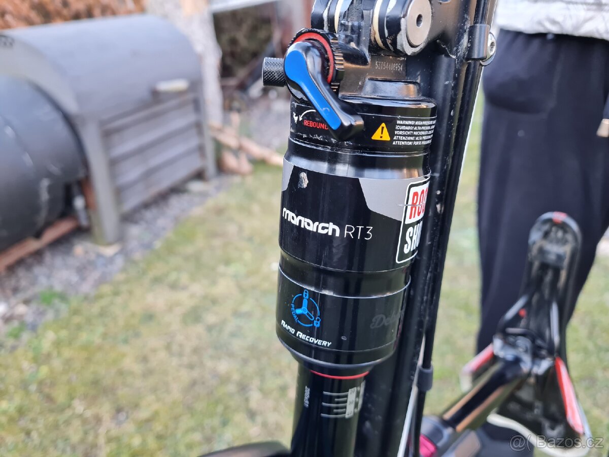 Celoodpružené kolo CUBE - 10