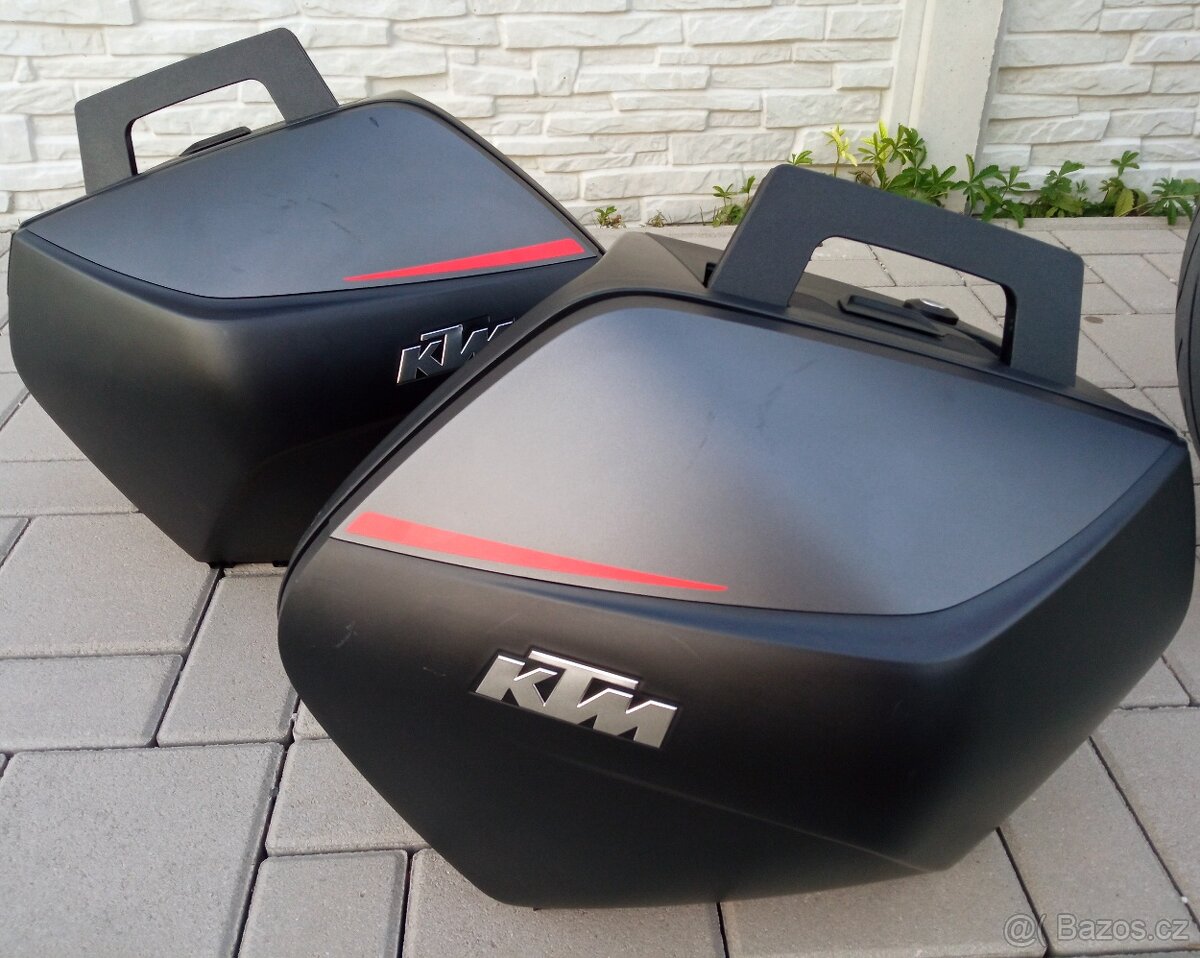 KTM 1290 SUPER DUKE GT - 10