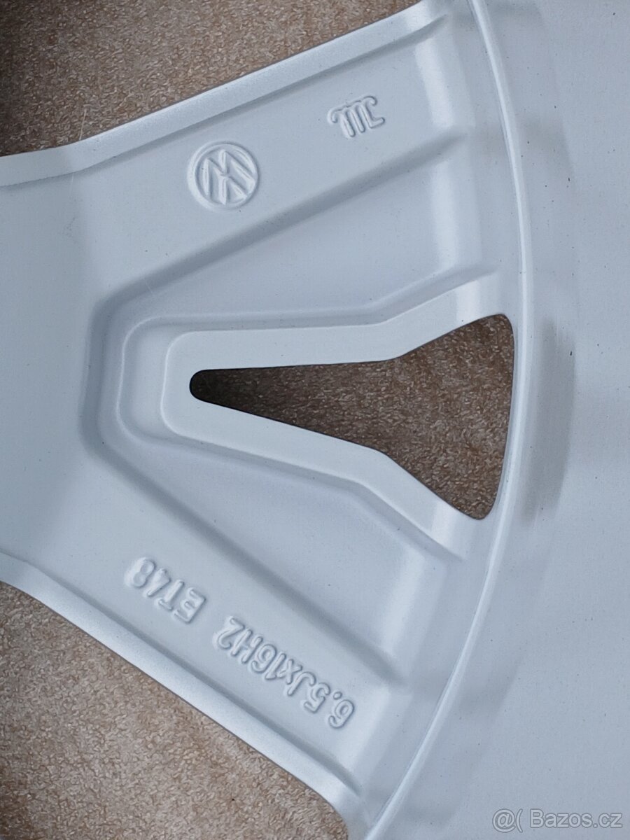 Nová zimní orig alu kola VW Touran 205/60/16 - 10