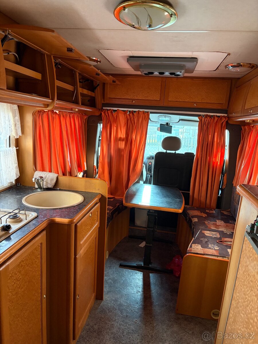 Obytný automobil RENAULT - 10