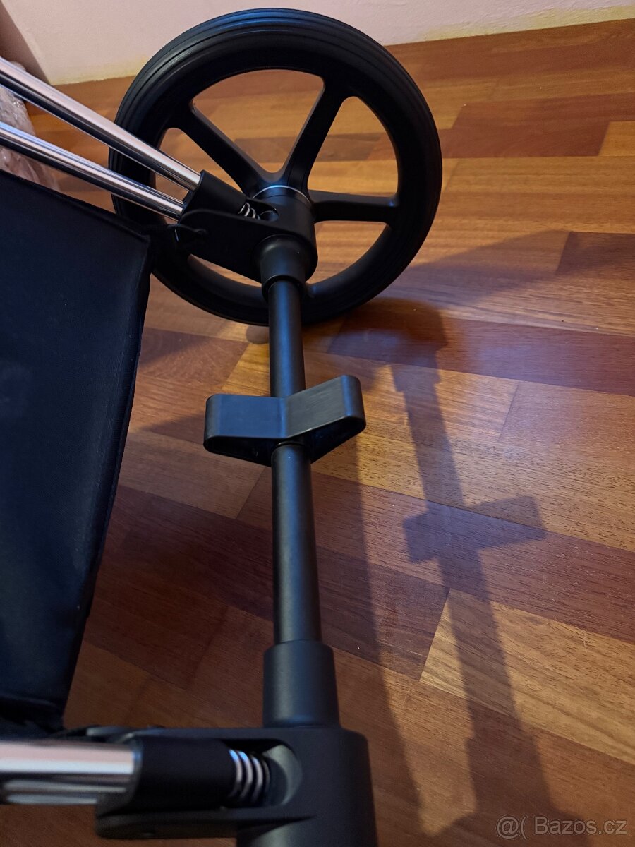 Rám/Podvozek outlet Cybex Priam 4.0 Chrome Black + kola - 10