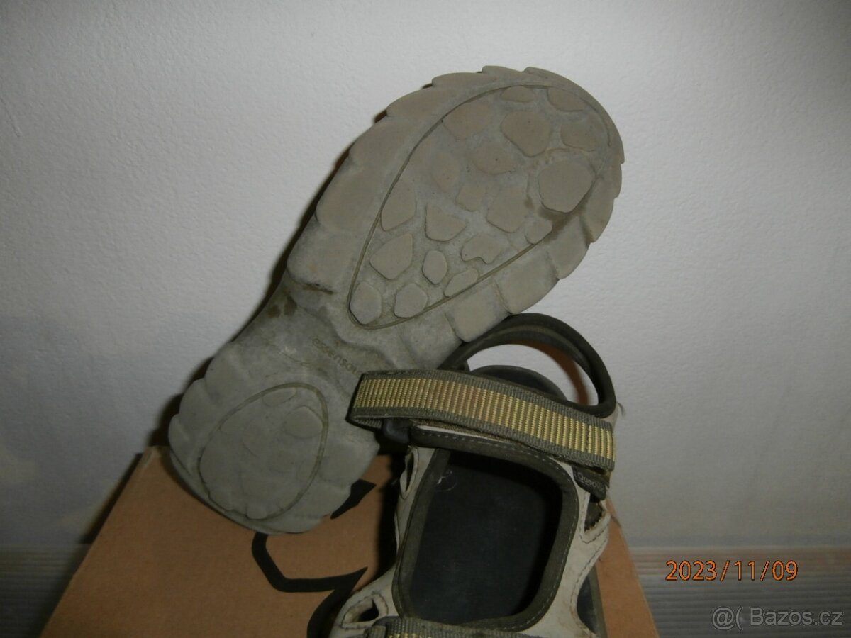 Sandále 33 / 19,5 - 21 cm a žabky 26 - 27 / 17,5 cm - 10