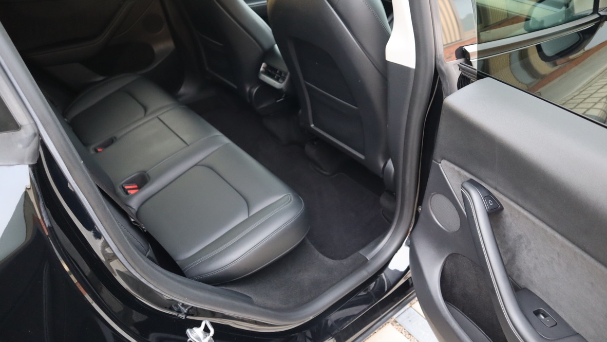 Tesla Model Y, Long Range 4WD, SoH 93.4% - 10