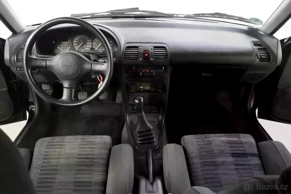 Mazda 323F BG GT - 10