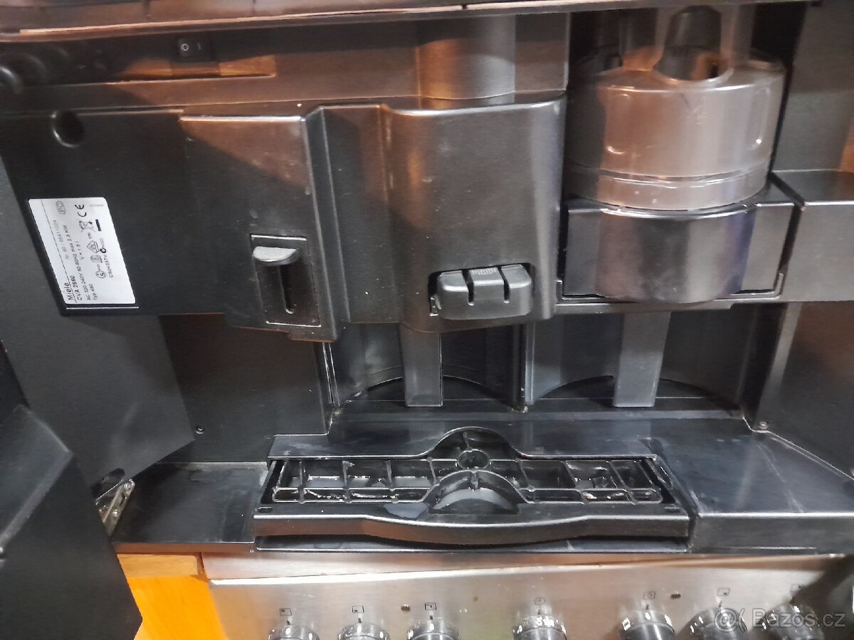 Kávovar Miele CVA-3650 Nespresso - 10