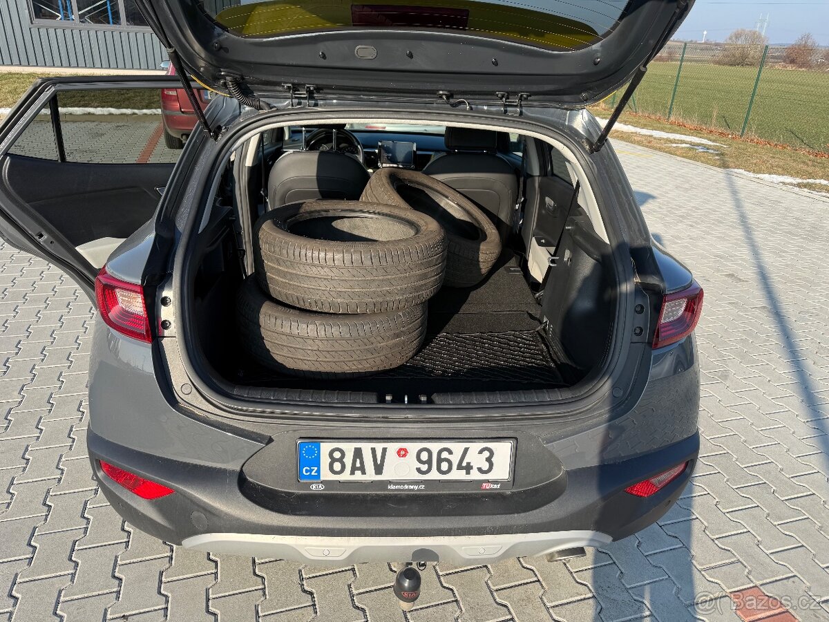 Prodám Kia Stonic 1.0 T-GDi - 10