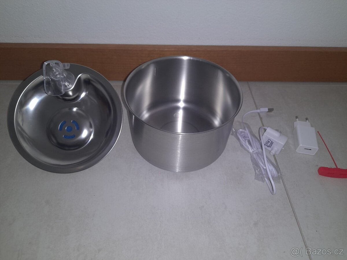 Automatický dávkovač vody pro psy a kočky - 10