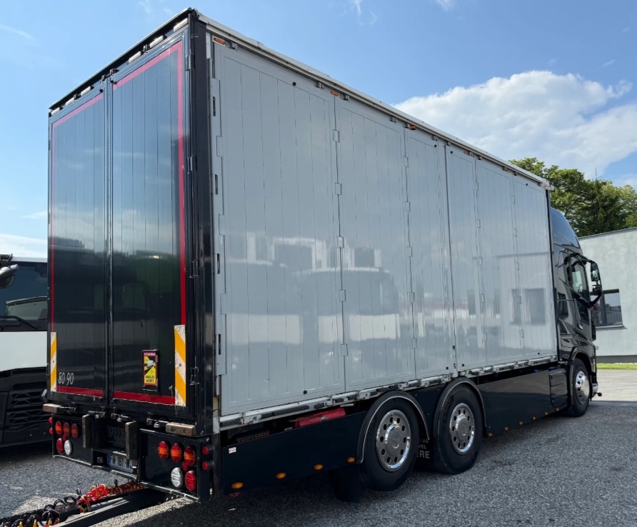 Volvo FH16 660 6x2 E6 - souprava skříň - 10