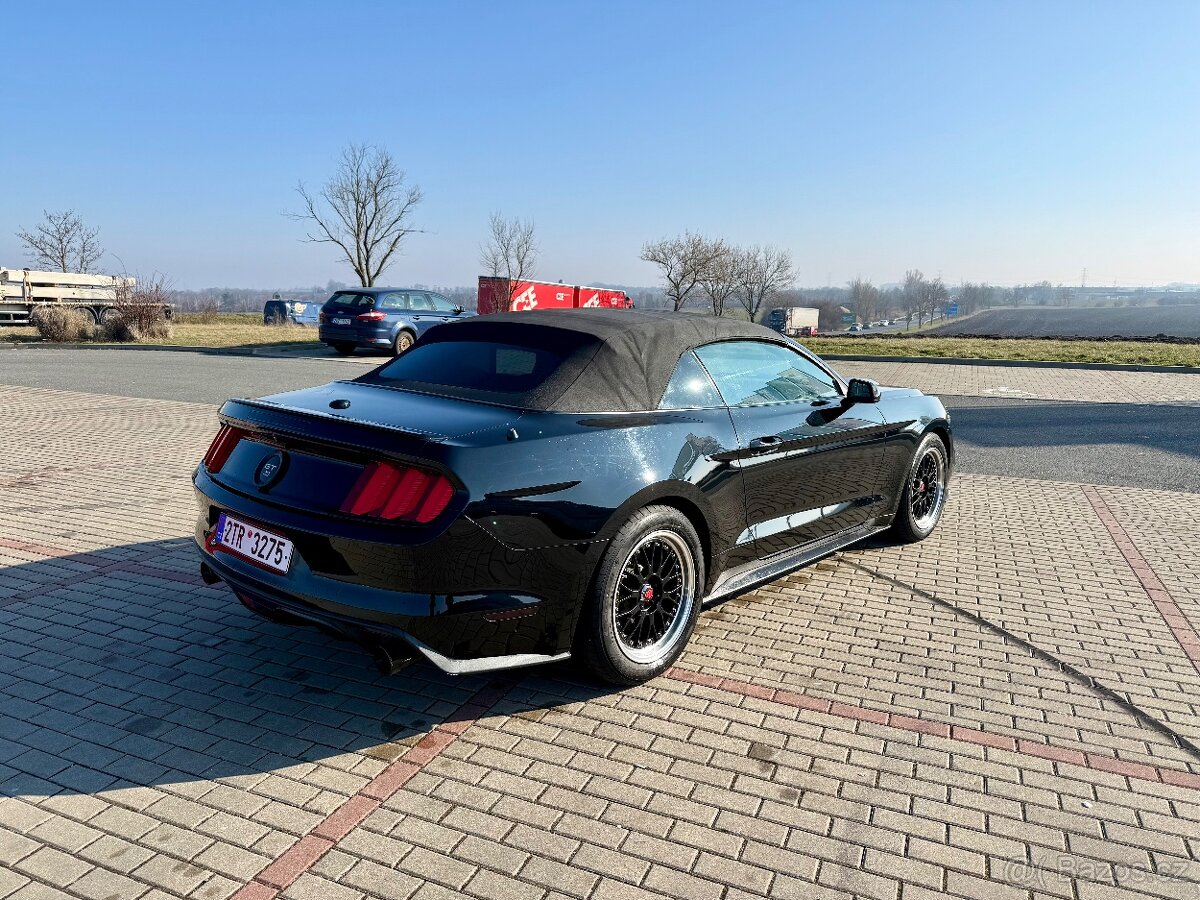 FORD MUSTANG CABRIO - 10